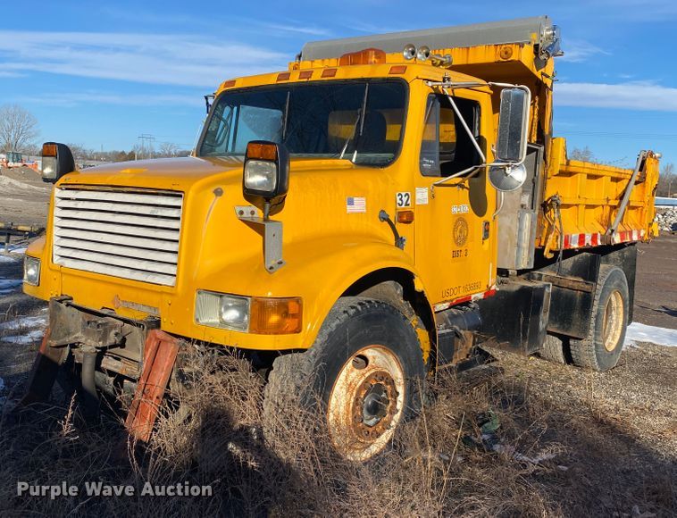 image for item DL6888 1990 International 4900  dump truck