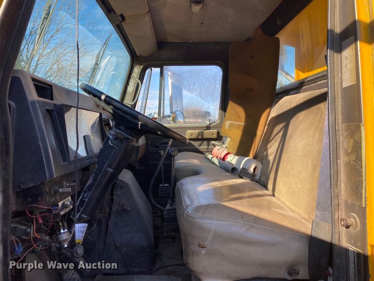 image for item DL6888 1990 International 4900  dump truck