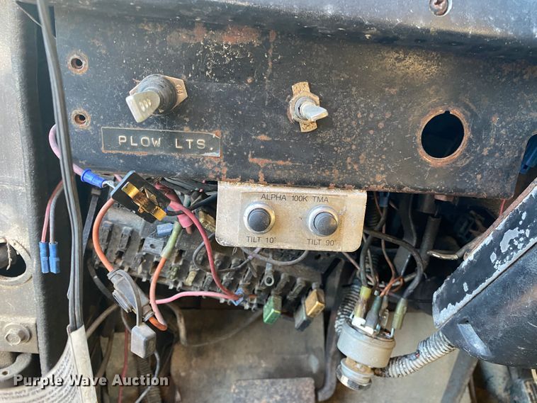 image for item DL6888 1990 International 4900  dump truck