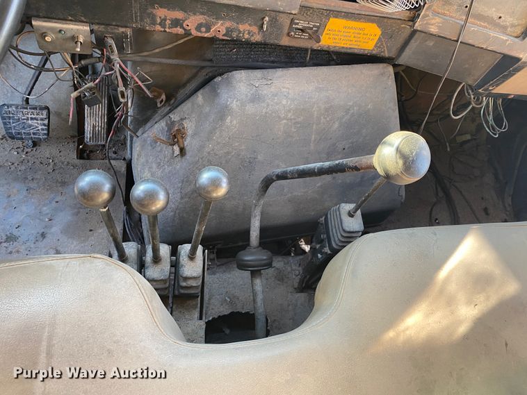 image for item DL6888 1990 International 4900  dump truck