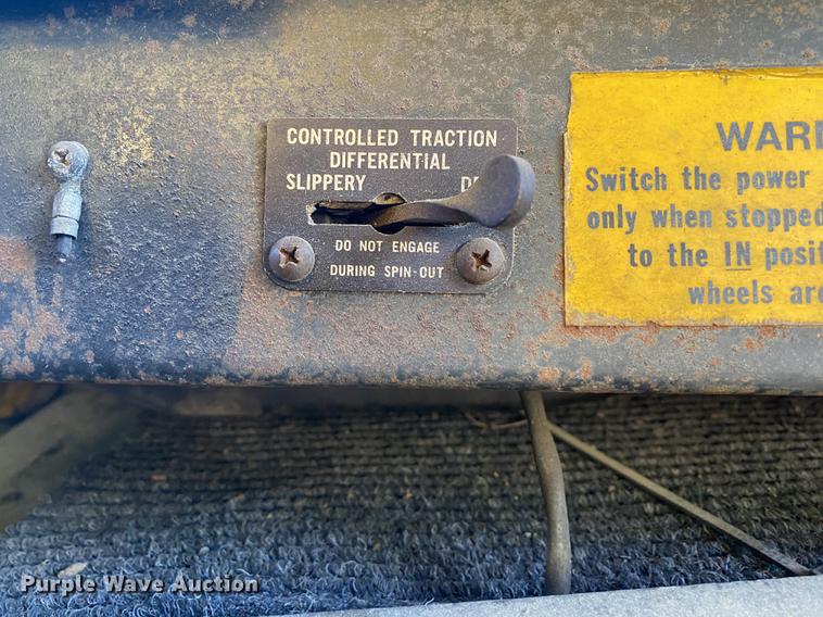 image for item DL6888 1990 International 4900  dump truck