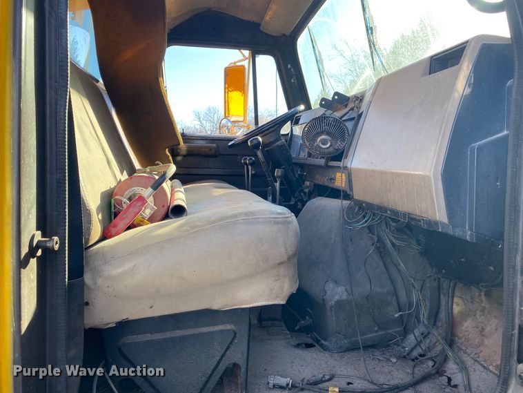 image for item DL6888 1990 International 4900  dump truck