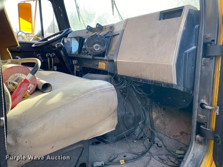 image for item DL6888 1990 International 4900  dump truck