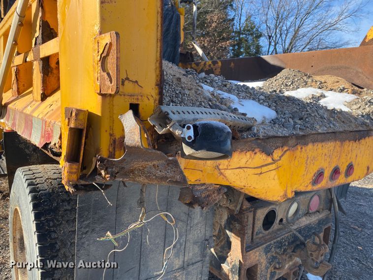 image for item DL6888 1990 International 4900  dump truck