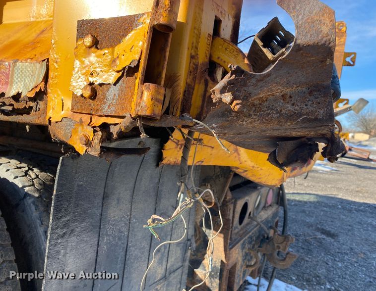 image for item DL6888 1990 International 4900  dump truck