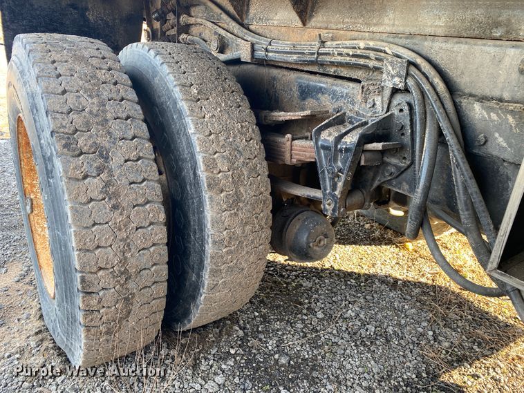 image for item DL6888 1990 International 4900  dump truck