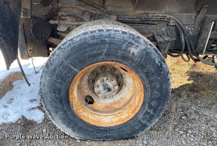 image for item DL6888 1990 International 4900  dump truck