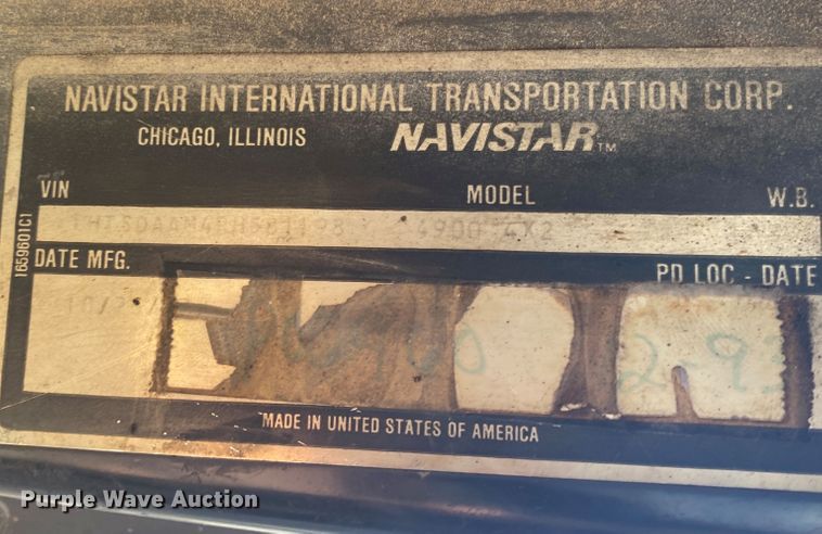 image for item DL6890 1994 International 4900  truck cab and chassis