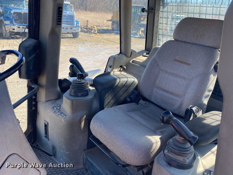 image for item DL6894 2007 Case 1650L  dozer