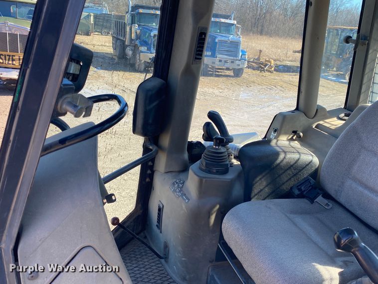 image for item DL6894 2007 Case 1650L  dozer