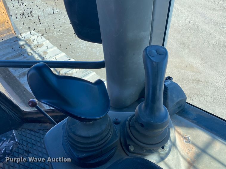 image for item DL6894 2007 Case 1650L  dozer