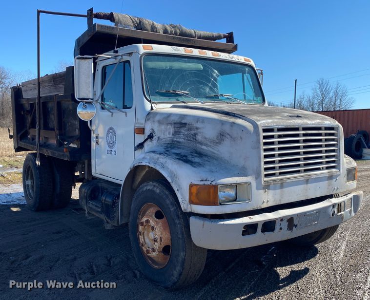 image for item DL6895 1993 International 4700  dump truck