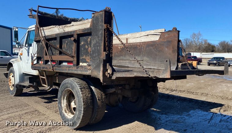 image for item DL6895 1993 International 4700  dump truck