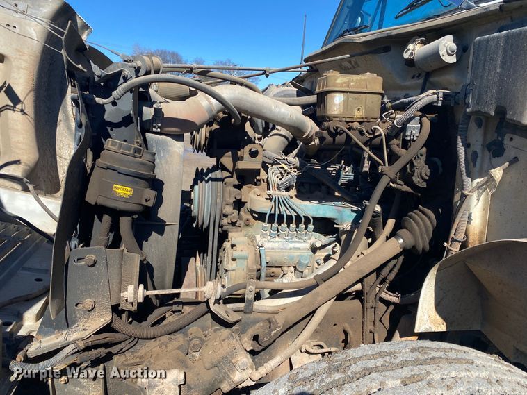 image for item DL6895 1993 International 4700  dump truck