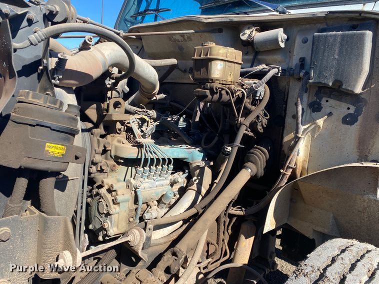 image for item DL6895 1993 International 4700  dump truck