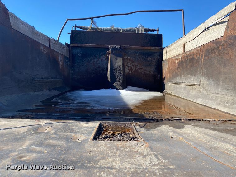 image for item DL6895 1993 International 4700  dump truck