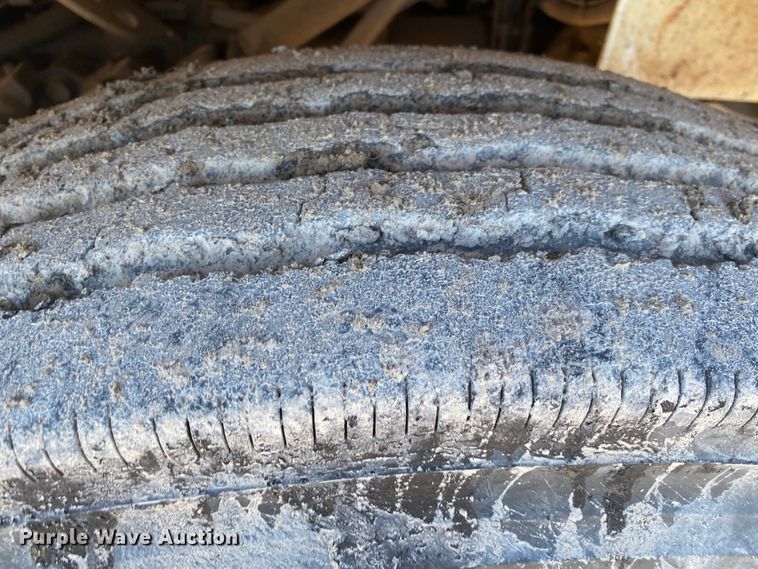 image for item DL6895 1993 International 4700  dump truck