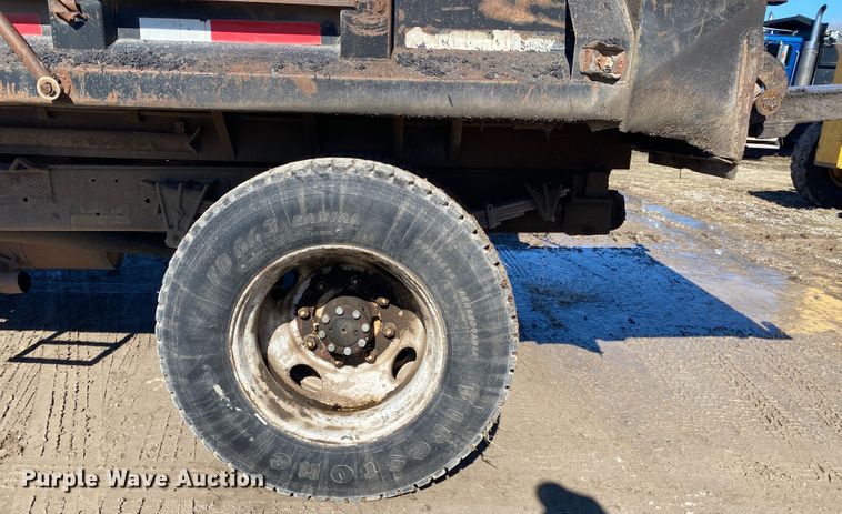 image for item DL6895 1993 International 4700  dump truck