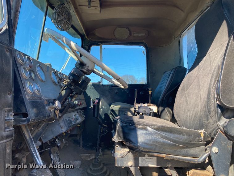 image for item DL6896 1975 Kenworth  winch truck