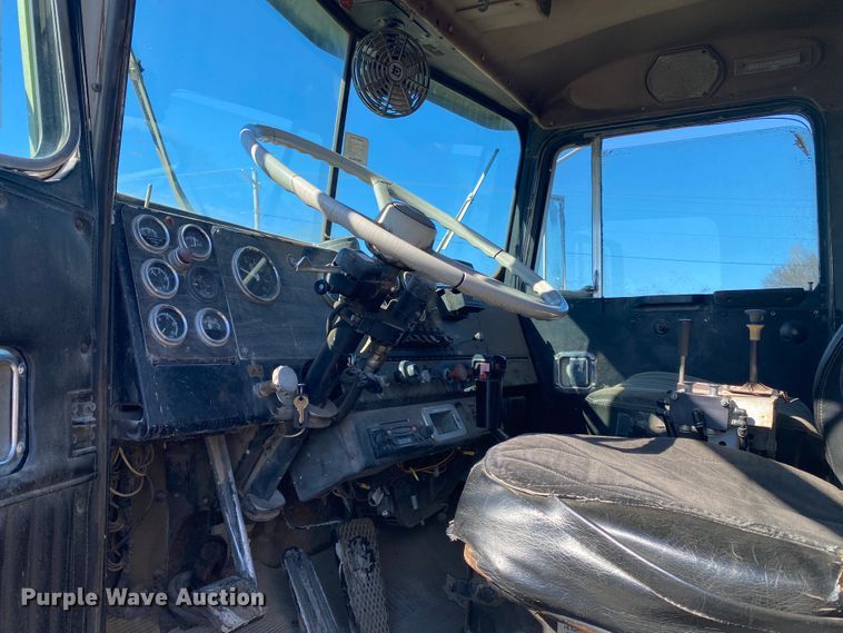 image for item DL6896 1975 Kenworth  winch truck