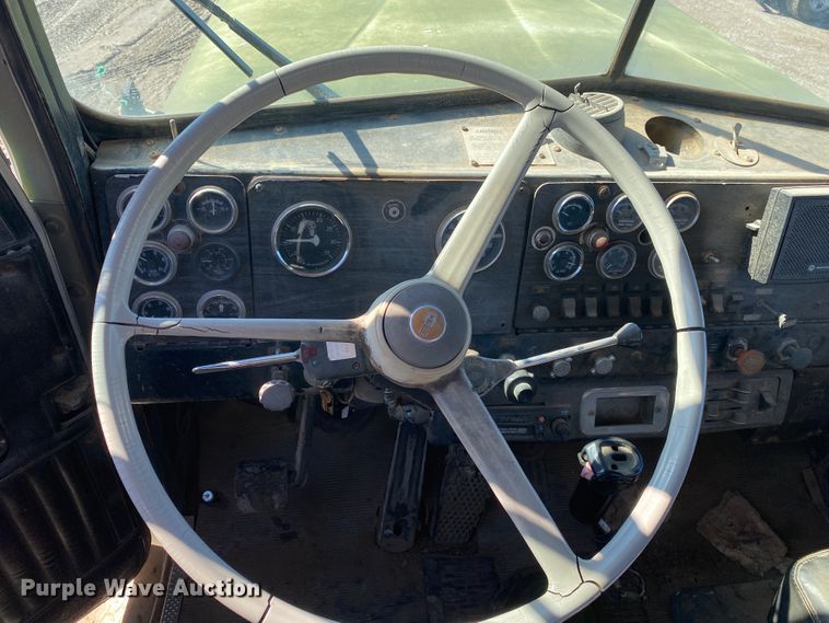 image for item DL6896 1975 Kenworth  winch truck