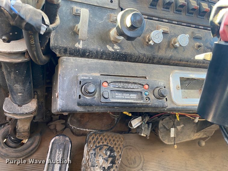 image for item DL6896 1975 Kenworth  winch truck