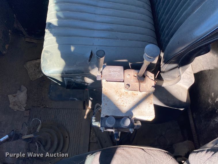 image for item DL6896 1975 Kenworth  winch truck