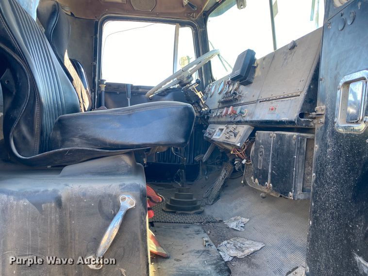 image for item DL6896 1975 Kenworth  winch truck