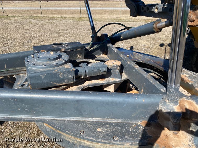 image for item DL6897 2011 John Deere 672G  motor grader