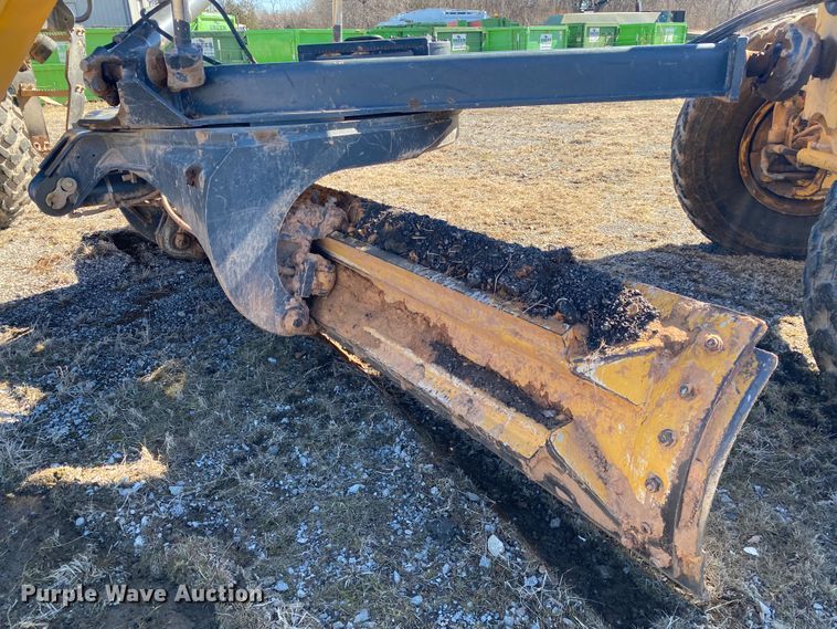 image for item DL6897 2011 John Deere 672G  motor grader