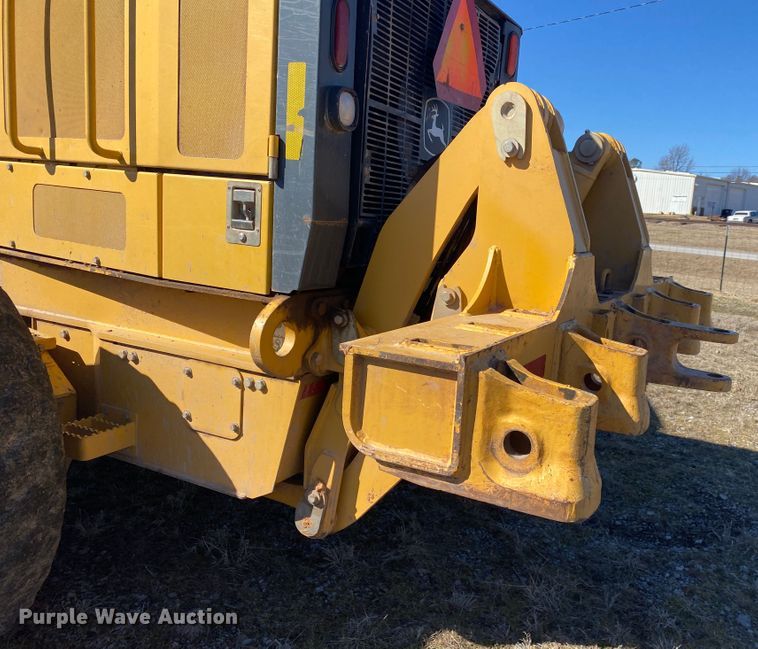 image for item DL6897 2011 John Deere 672G  motor grader