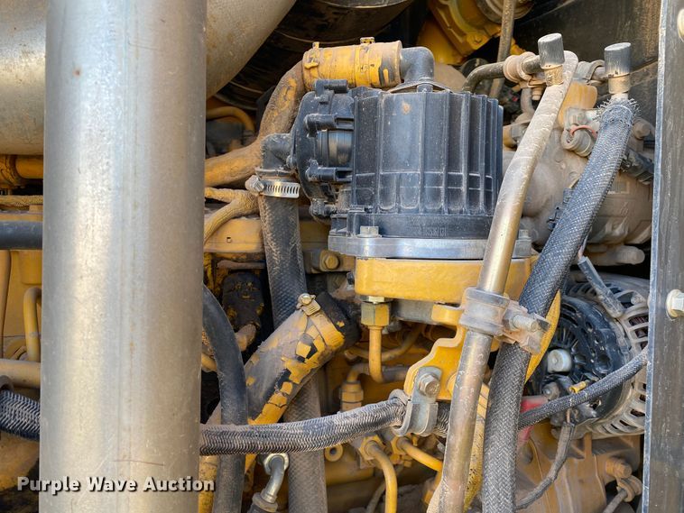 image for item DL6897 2011 John Deere 672G  motor grader