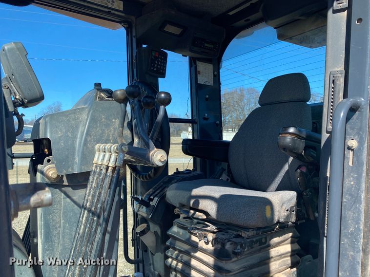 image for item DL6897 2011 John Deere 672G  motor grader