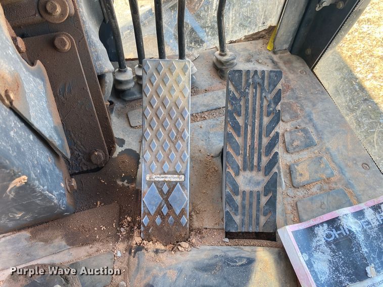 image for item DL6897 2011 John Deere 672G  motor grader