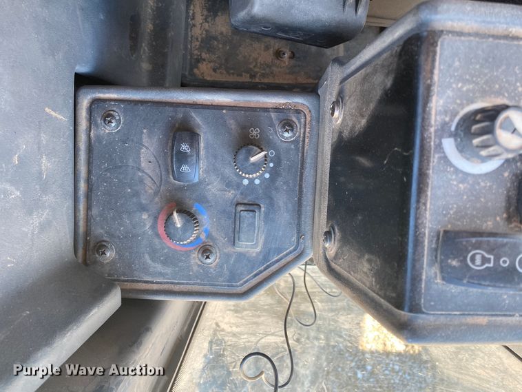 image for item DL6897 2011 John Deere 672G  motor grader