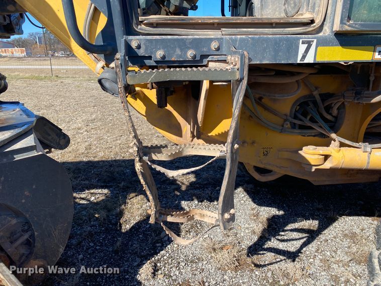 image for item DL6897 2011 John Deere 672G  motor grader