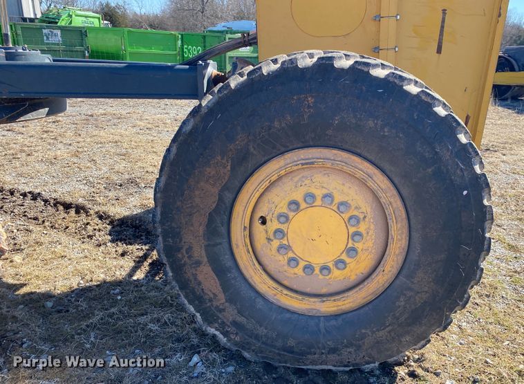 image for item DL6897 2011 John Deere 672G  motor grader