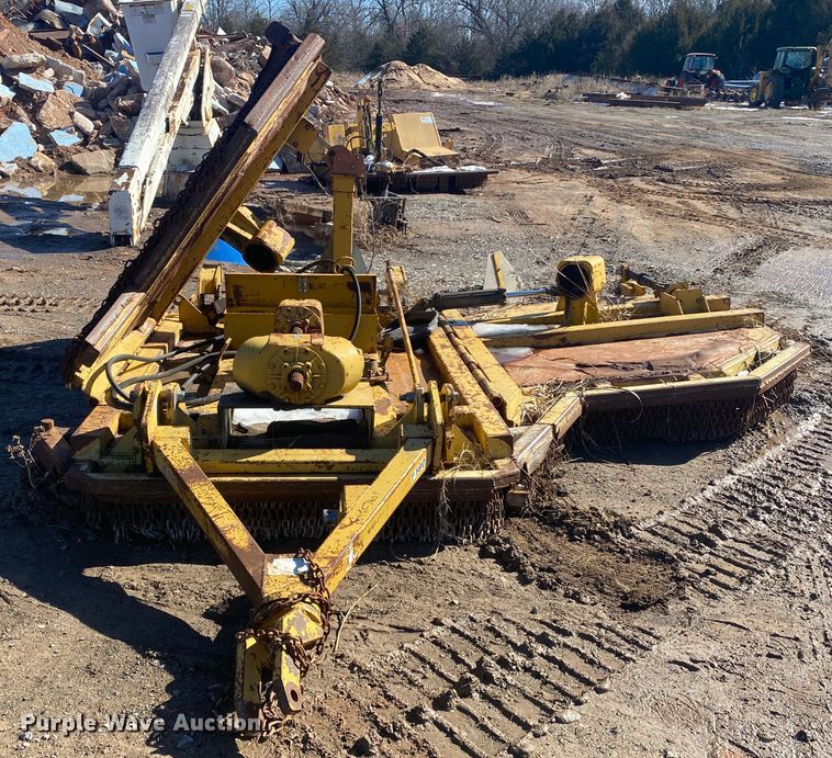 image for item DL6900 18' W bat wing rotary mower