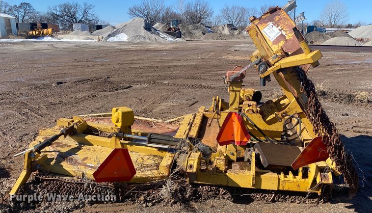 image for item DL6900 18' W bat wing rotary mower