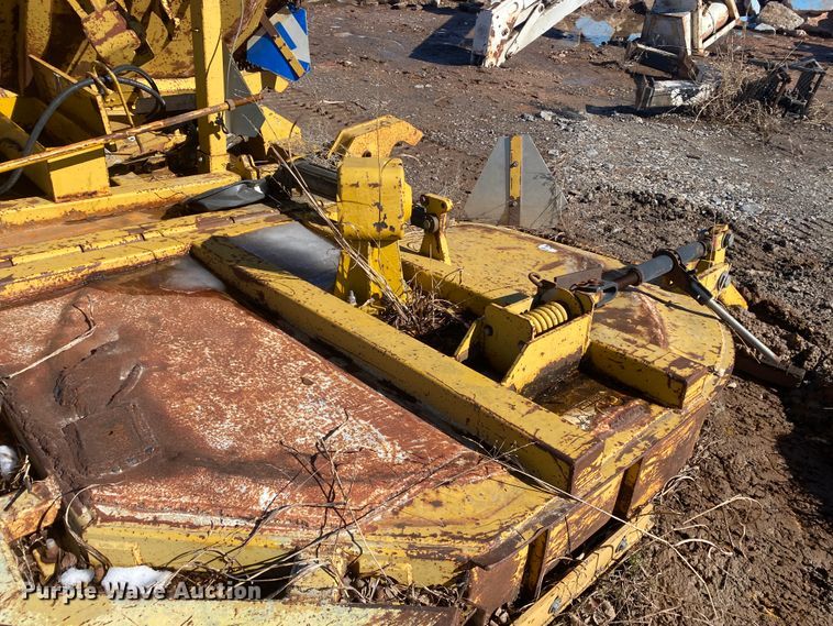 image for item DL6900 18' W bat wing rotary mower