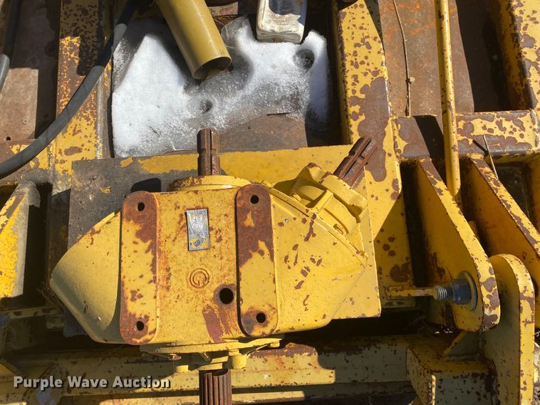 image for item DL6900 18' W bat wing rotary mower