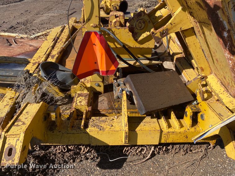 image for item DL6900 18' W bat wing rotary mower