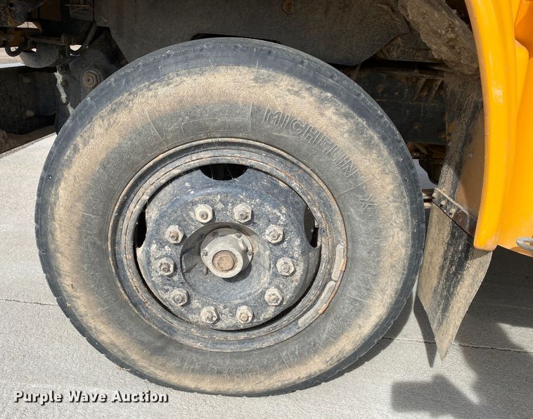 image for item DM8289 1995 Chevrolet Blue Bird  school bus