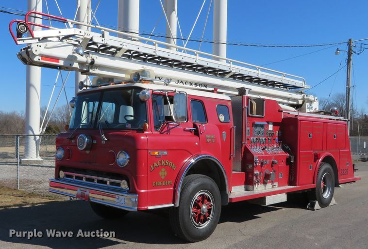 image for item DN7892 1981 Ford 8000  ladder fire truck