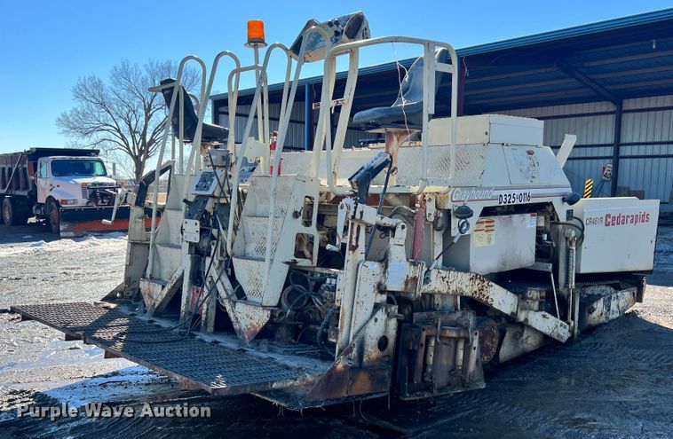 image for item ID9693 1989 Cedarapids 461  paver
