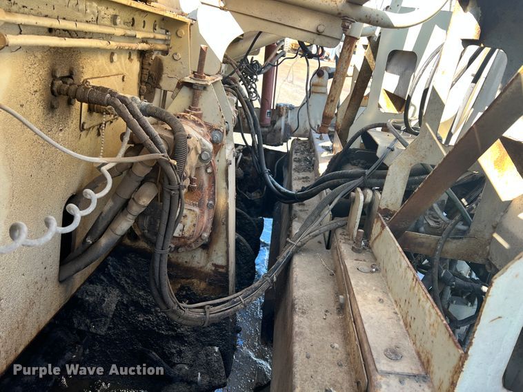 image for item ID9693 1989 Cedarapids 461  paver