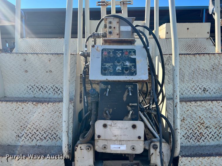 image for item ID9693 1989 Cedarapids 461  paver