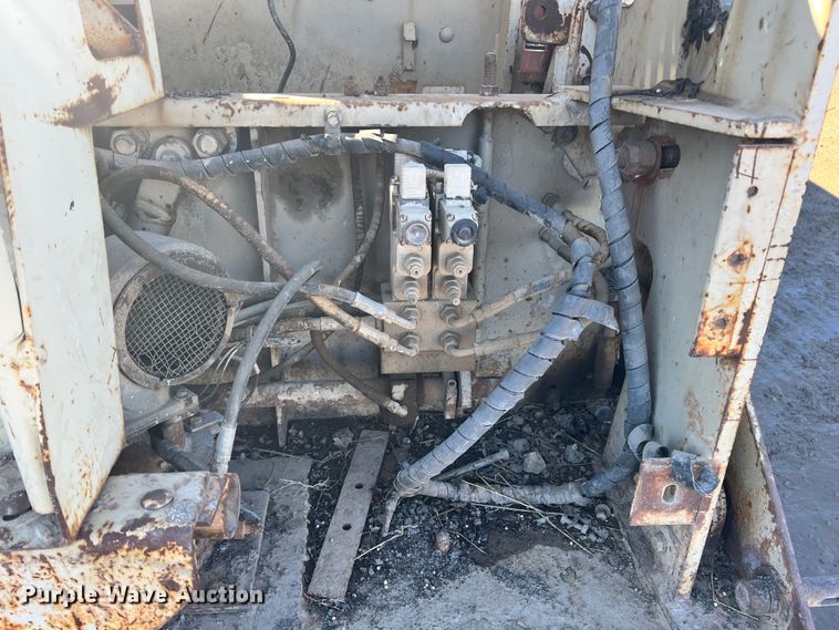 image for item ID9693 1989 Cedarapids 461  paver