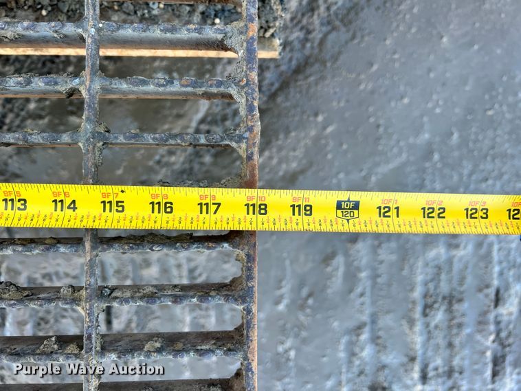 image for item ID9693 1989 Cedarapids 461  paver