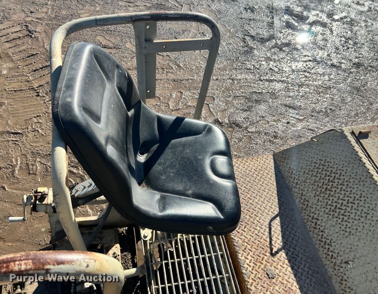 image for item ID9693 1989 Cedarapids 461  paver